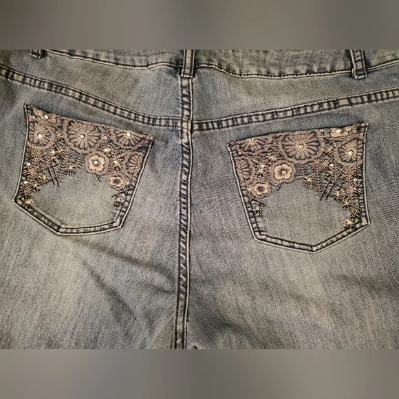 CJ Banks Jeans Women's Size 18W Blue Boot Cut - Picture 2 of 6